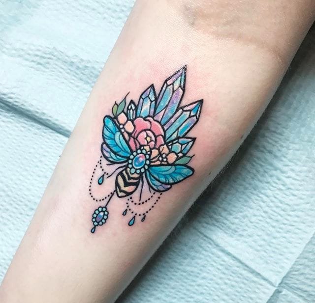 点击大图看下一张：史上最可爱的彩色女神纹身小清新卡通纹身小图案