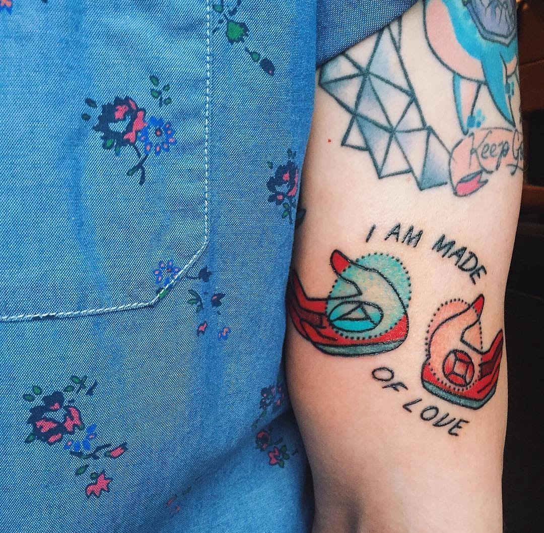 点击大图看下一张：16款彩色新星动漫人物的纹身卡通纹身小图案