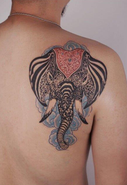点击大图看下一张：霸气权威的图腾大象纹身