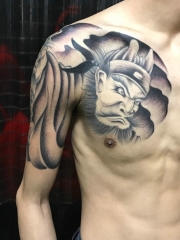 男性经典十足的传统半甲钟馗纹身图案