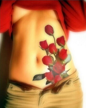 点击大图看下一张：美女腰部鲜艳玫瑰花纹身图案