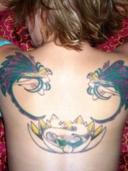 女性背部精灵莲花彩绘纹身图案