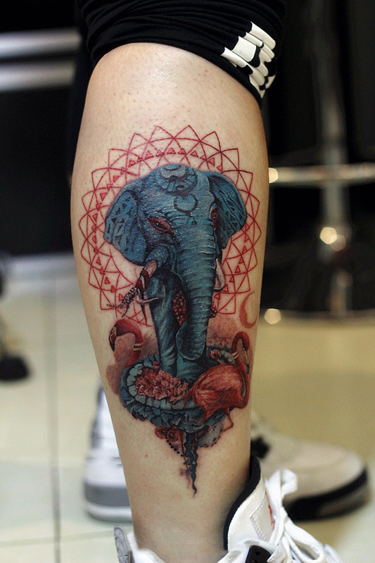 点击大图看下一张：小腿大象火烈鸟梵花彩绘纹身图案
