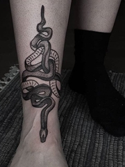 帅气的黑色纹身几何点刺纹身图案来自于纹身师阿瑟