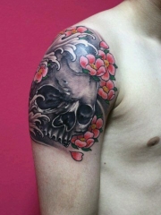 男性手臂超酷彩绘骷髅花卉纹身