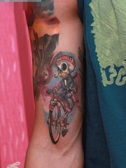 手臂潮流经典的欧美骷髅纹身图案