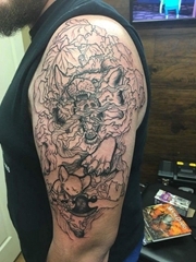 黑色动物图案纹身线条手臂老鼠纹身和熊纹身图片