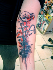 手臂上好看的抽象罂粟花线条纹身