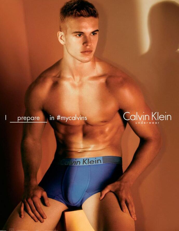 点击大图看下一张：CK系列与男模肌肉