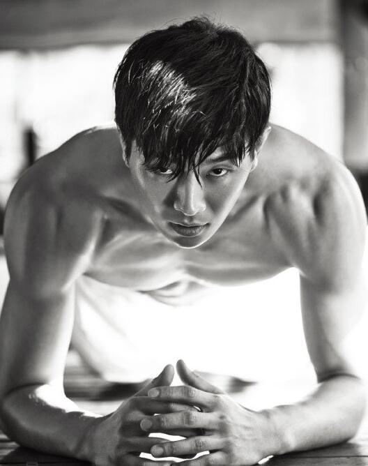 点击大图看下一张：有肌肉的男生