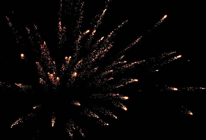 点击大图看下一张：新年的天空