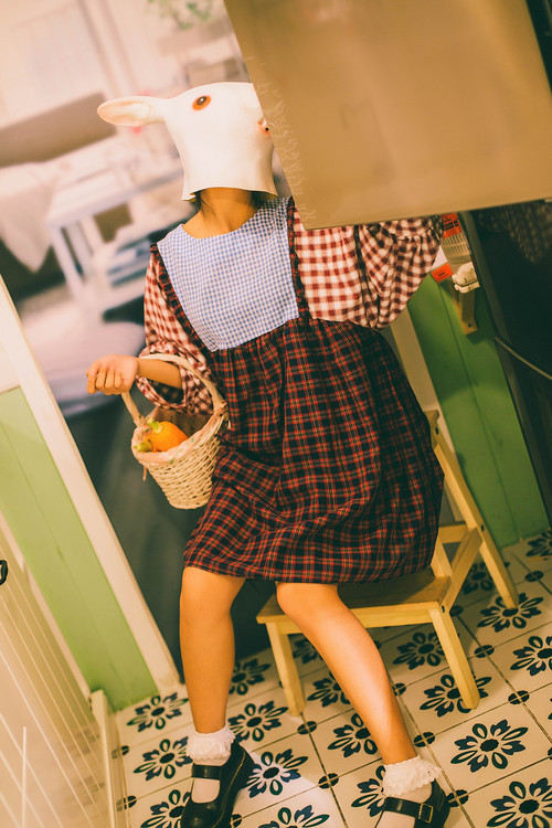 点击大图看下一张：疯兔的日常