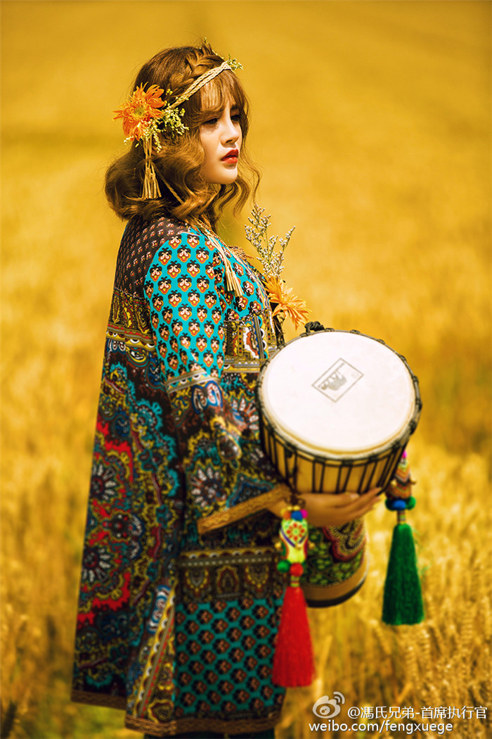 点击大图看下一张:麦田中的爱情故事