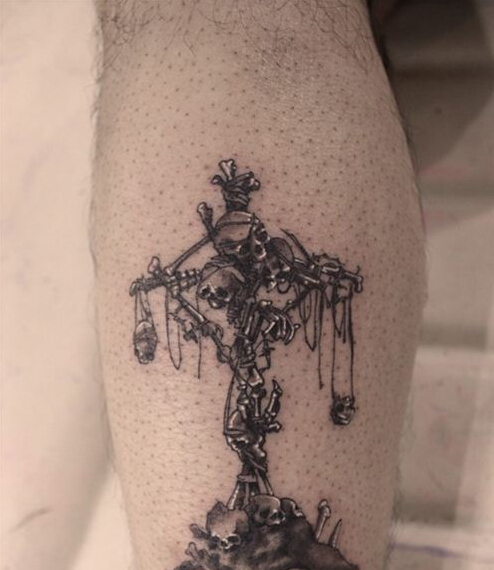 点击大图看下一张：腿部超酷的骷髅天秤座刺青作品