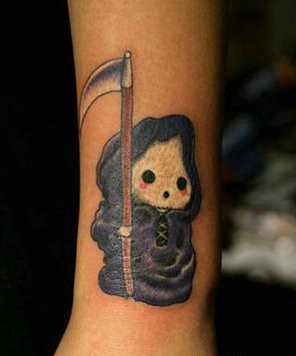 点击大图看下一张：手臂可爱的小死神纹身图案
