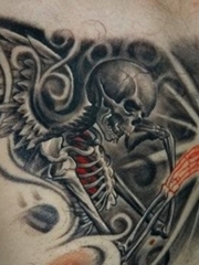 胸部经典帅气的骷髅纹身图案