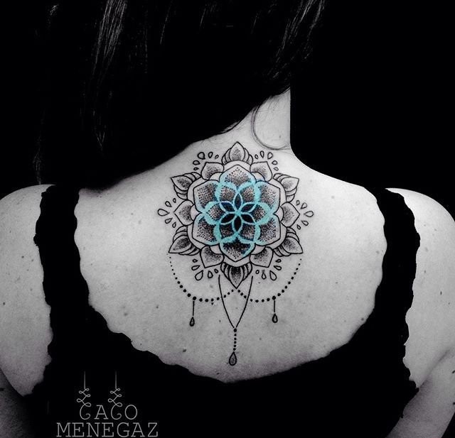 点击大图看下一张：彩色渐变纹身点刺技巧几何花纹身图案