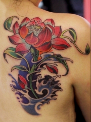 清水红莲，后背好看的莲花彩绘纹身