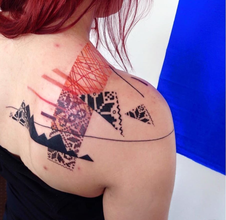 点击大图看下一张：女性精致彩绘纹身几何纹身和小清新植物纹身图案