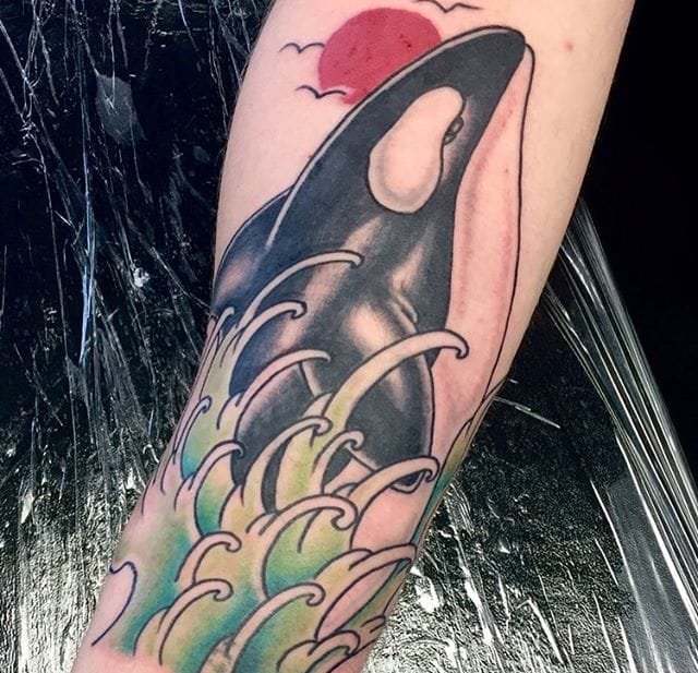 点击大图看下一张：10款可爱的动物纹身鲸鱼卡通纹身小图案