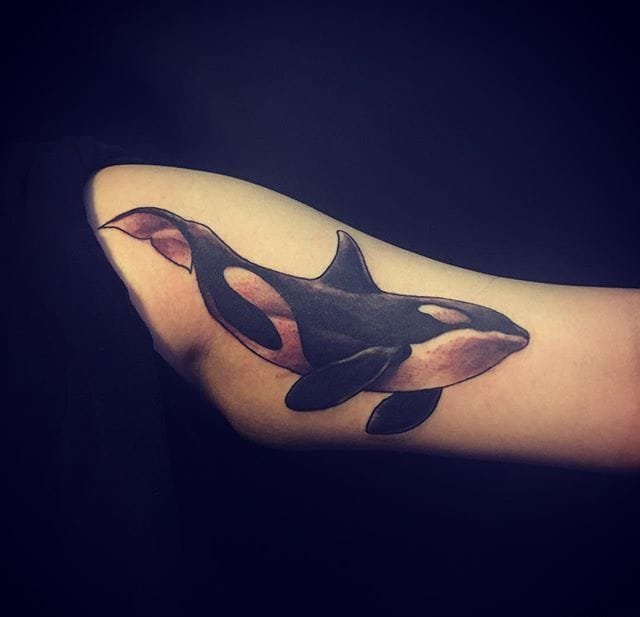 点击大图看下一张：10款可爱的动物纹身鲸鱼卡通纹身小图案