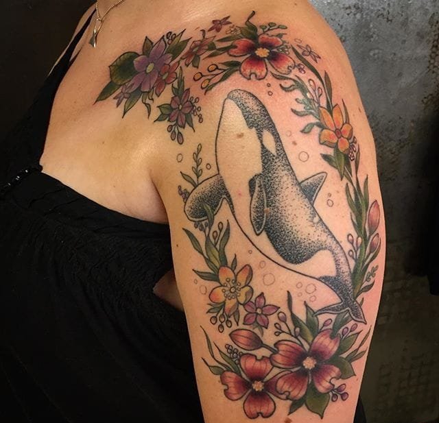 点击大图看下一张：10款可爱的动物纹身鲸鱼卡通纹身小图案