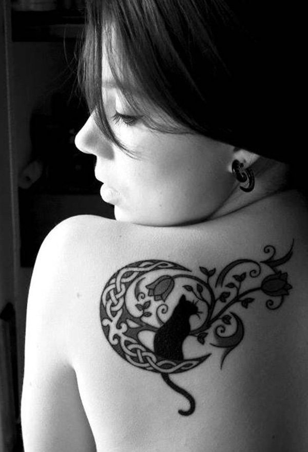 点击大图看下一张：一组女性的弯月主题图案纹身图片