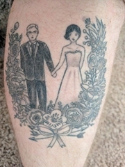 小腿上黑灰色创意情侣纹身结婚纪念纹身图片