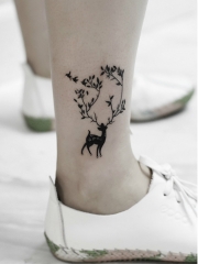 小腿鹿与飞鸟个性纹身图片