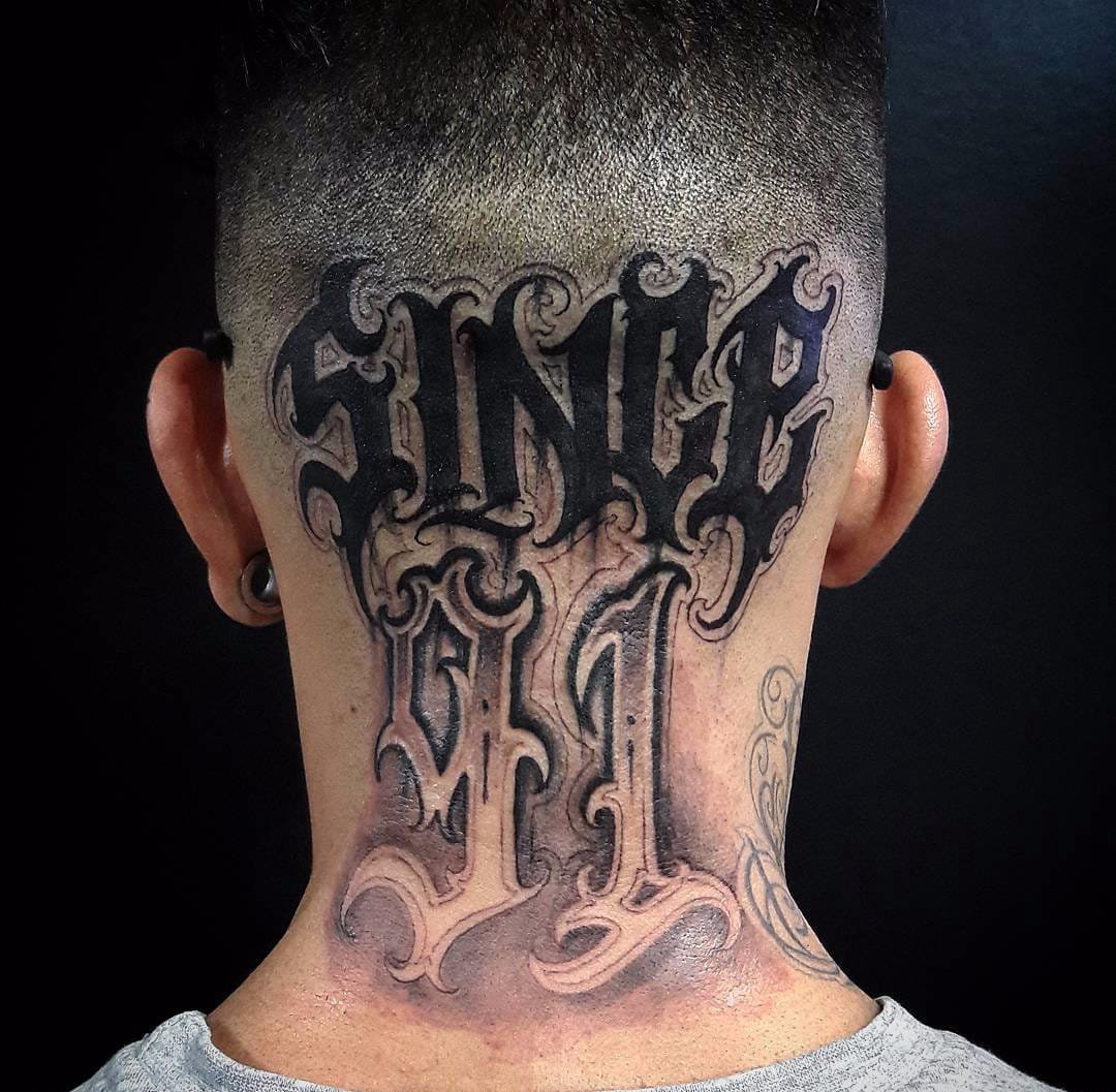 点击大图看下一张：15款黑色象征自由纹身花体英文字纹身手字母图案