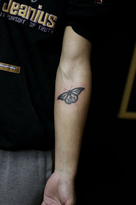 点击大图看下一张：手臂小清新蝴蝶纹身图案