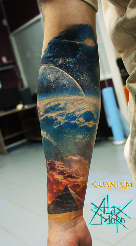 点击大图看下一张：手臂唯美埃及的星空彩绘纹身图片