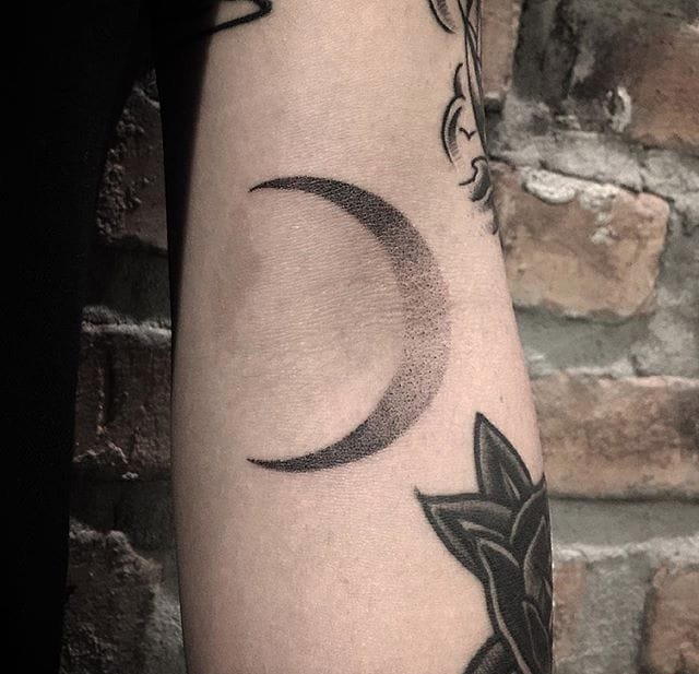 点击大图看下一张：15款女神纹身小清新纹身月亮简单个性线条纹身图案