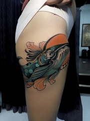 大腿水中巨兽鲸鱼彩绘纹身图案
