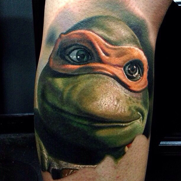 点击大图看下一张：手臂绿色小英雄忍者神龟彩绘纹身图片