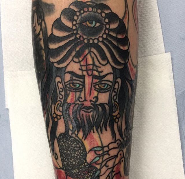 点击大图看下一张:黑色简单个性线条纹身传统的新时代怪异纹身图案