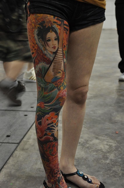 点击大图看下一张：三十多款好看的艺妓纹身图案