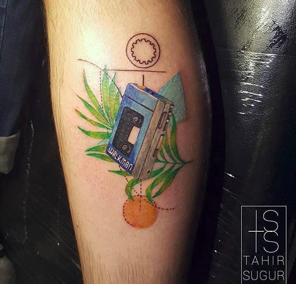 点击大图看下一张：黑色简单个性纹身水彩随身听和磁带和耳机纹身图案