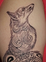 美女手臂简单个性线条纹身动物狐狸纹身图片