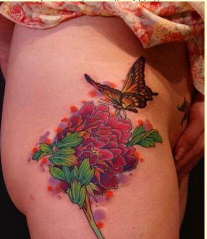 点击大图看下一张：美女腿部好看的牡丹花蝴蝶纹身图案
