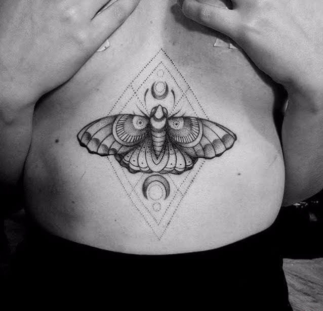 点击大图看下一张：11款漂亮的飞蛾纹身蝴蝶纹身动物图案纹身