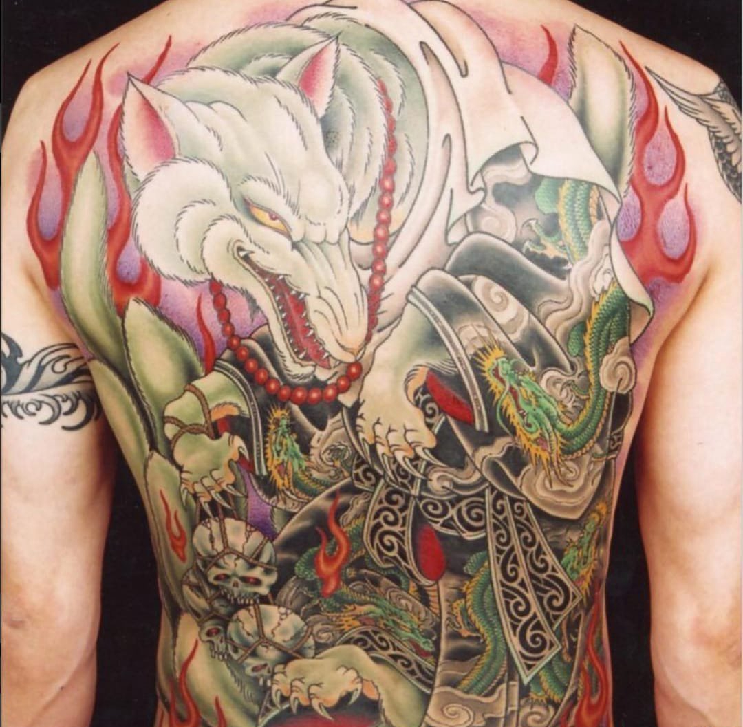 点击大图看下一张：神奇民间传说九尾狐纹身日式纹身花臂和满背纹身图案
