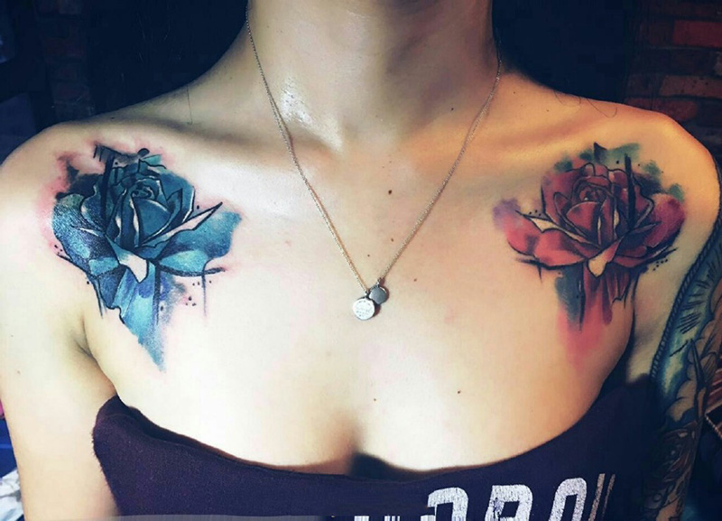 点击大图看下一张：女生肩部水彩玫瑰个性纹身图案