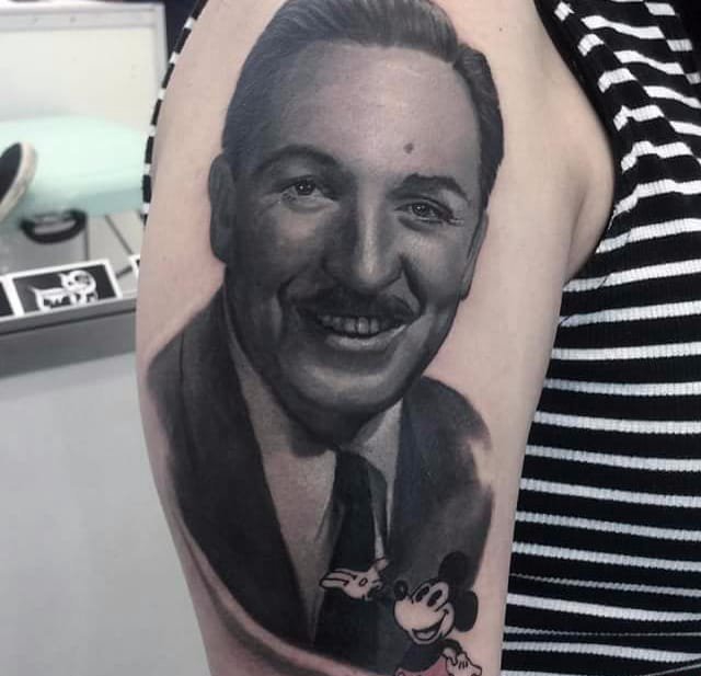 点击大图看下一张:12款超现实主义彩色纹身水彩人物肖像纹身图案