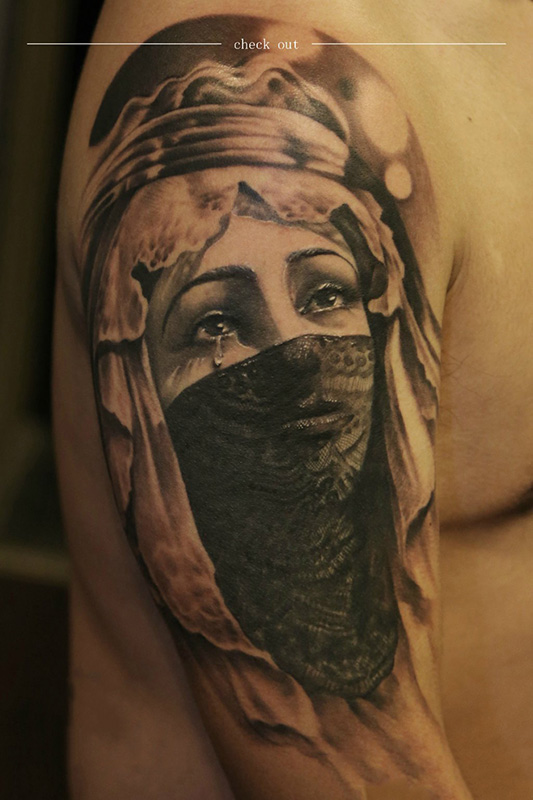 点击大图看下一张：手臂面纱垂泪的女神肖像纹身图案