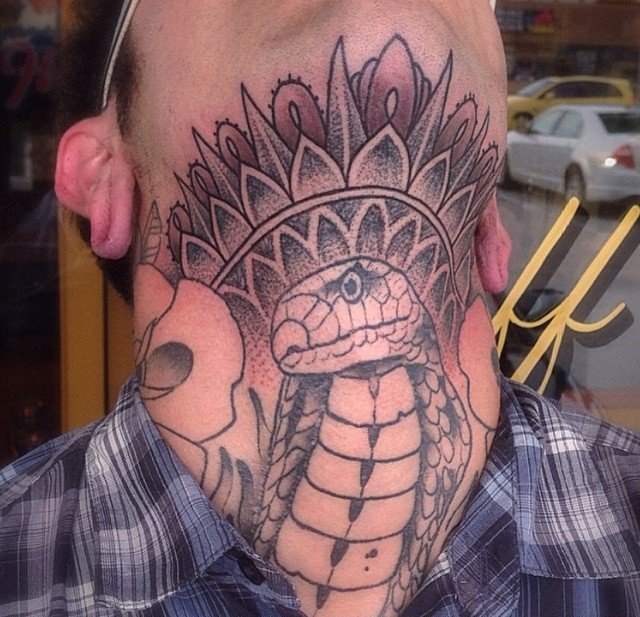 点击大图看下一张：德国恐龙纹身眼镜蛇和卡通鳄鱼纹身水彩动物图案纹身