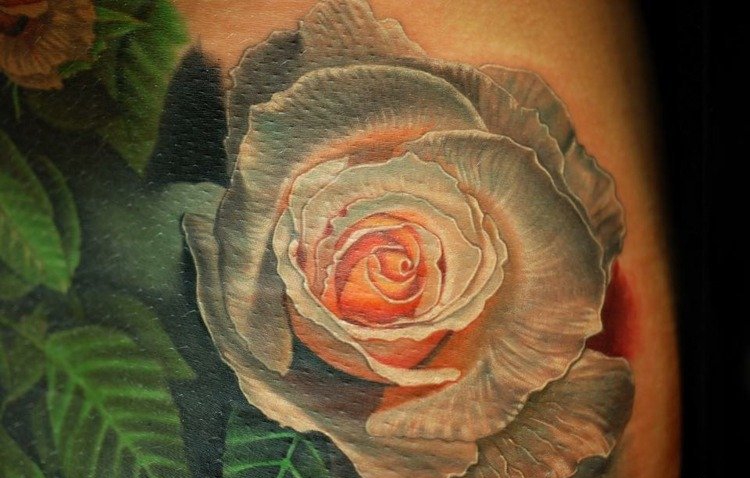 点击大图看下一张：美女超喜爱的水彩泼墨纹身小花朵图案