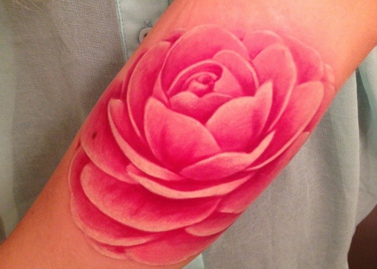 点击大图看下一张：手臂纹身水彩女神纹身小清新植物纹身小花朵纹身图案