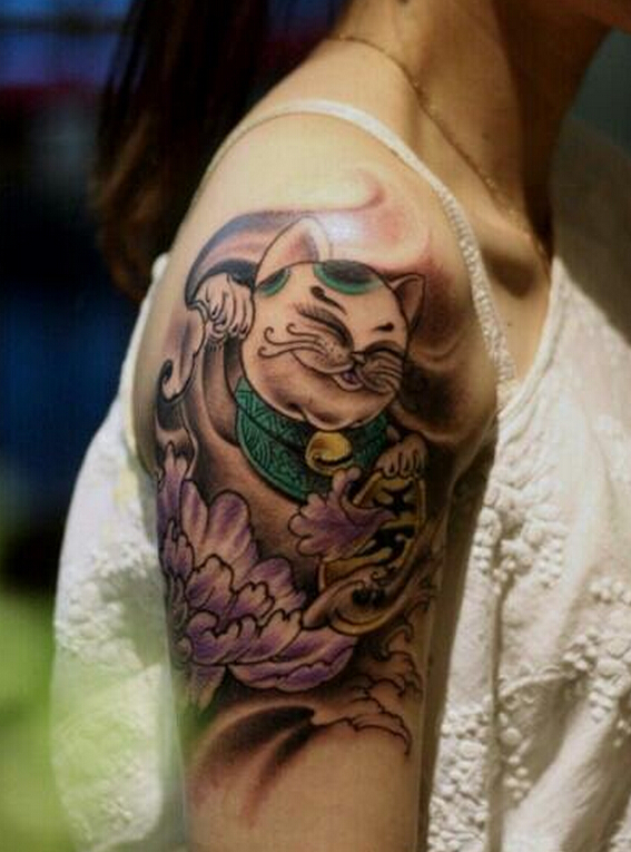 点击大图看下一张：手臂彩色牡丹花招财猫纹身图片