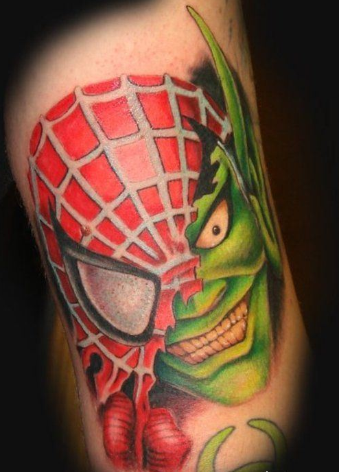 点击大图看下一张：打扮成蜘蛛侠的绿色巨人卡通纹身图案